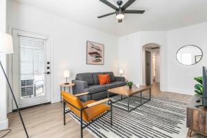 2BR CozySuites at Kierland Commons with pool #04