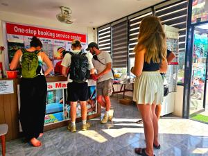 west water hostle vang vieng