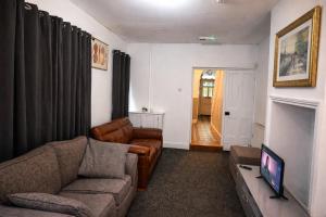 Elegant Private Room in a Modern Apartment with Fast WiFi