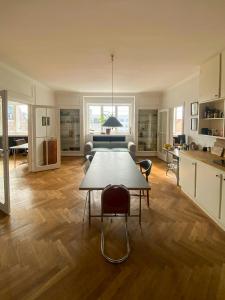 Bright Flat With Views In Central Christianshavn
