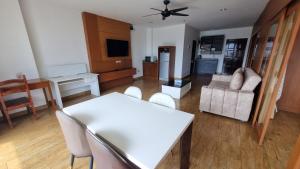 View Talay 6 Apartment