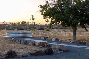 The Gypsy Lou with Stargazing - Cowboy Pool - Spa - Soaking Tub