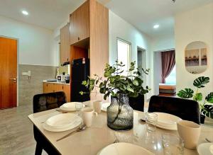Sunsuria Soho Two at SetiaCity-SCCC by Yolin 2-6pax