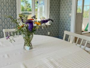 Cottage With Glass Veranda And Wood Oven In Kvilla