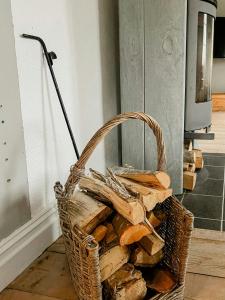 Cottage With Glass Veranda And Wood Oven In Kvilla