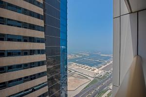 Free housekeeping visits during your stay - StayShort - Modern 1BR Stay at Elite Tower Dubai Marina