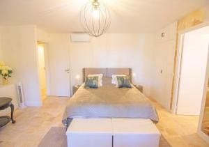 Villa 200m2, 10 pers, AC, Piscine, Forêt privée