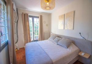 Villa 200m2, 10 pers, AC, Piscine, Forêt privée