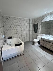 Jaccuzi Suites Tsimiski