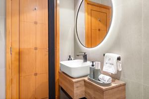 FIRST CLASS 2BR Spectacular Marina Views