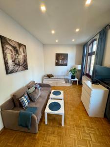 LivingRoom 3 Self Check-in 24h