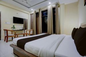 Super OYO Townhouse Gomti Nagar Sector 1 Formerly The Gahmar Inn