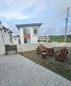 Affordable 2BR family staycation near Tagaytay