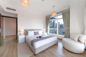 StayShort - Stylish 2BR Apartment in Downtown Sleeps 4