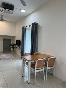 Nadira Musllim Homestay Puncak Alam - Close to UiTM