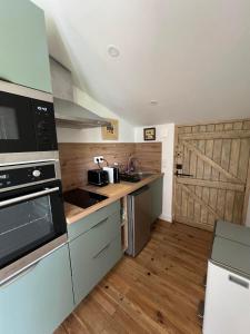 Le Carré Vert - superbe T2 avec clim, wifi, parking privé au cœur de Mougins