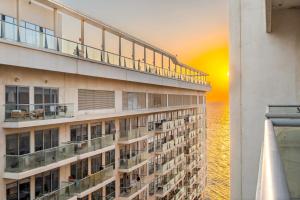 FIRST CLASS Studio Pacific Shores Retreat