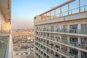 FIRST CLASS Studio Pacific Shores Retreat