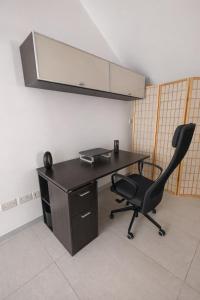 Relaxing Twin Room with Private Bathroom in Peaceful Pembroke Near St Julians