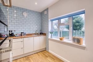 The Prospect -Central Broadstairs seaside house, large garden, outdoor dining, close to beach