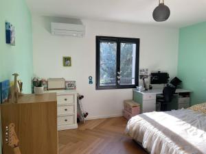 Villa individuelle avec piscine et vu mer