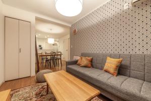 Eldor Nishikoujiya Apartment by Tranova