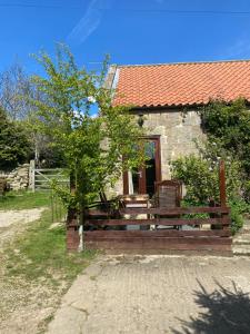 Wildflower cottage houlsyke