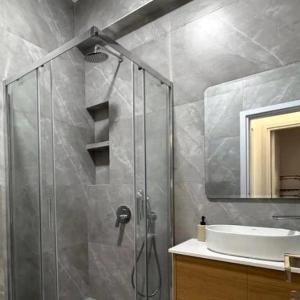 Moderno appartamento con una camera da letto - Controlla il profilo