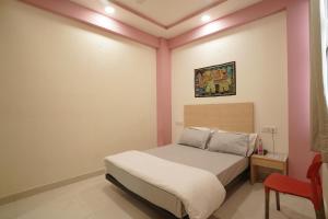 Hotel Grand Capitol Near Railway Station