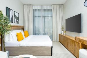 Nasma Luxury Stays - Contemporary Calm Living Space with upscale Facilities