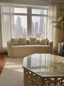 Premium Downtown 1BD Apartment Burj Khalifa View 9 Mins walk Dubai Mall