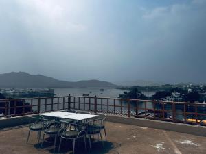 SADRI HAVELI - Heritage Stay by the Lake