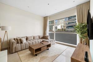 Modern & Stylish 2BR with Pool at Yacht Bay Tower in Dubai Marina