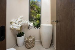 Emerald Bay - Luxury Pool Escape