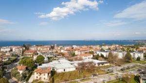 Appartamento con Piscina e Terrazzo