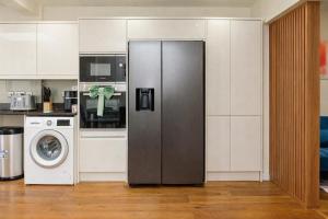 4 Bed 2 Bath, station, parking, long stays