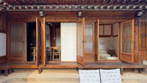 Namhyundang Premium Authentic Hanok 4R4B