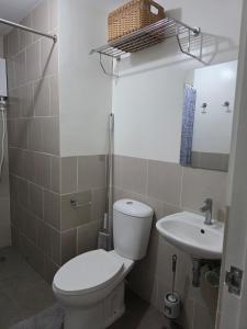 Cozy Studio Long Stays Welcome