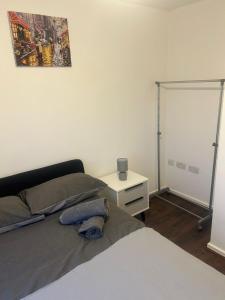 Comfortable Flat close Etihad and Coop Live