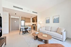 Luxury 1BR Beach Access Creek Beach