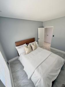 Canal Walk Luxury 2 Bedroom Apartments