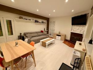 Casa de Mia Beachfront Home Playa de las Catedrales Ribadeo