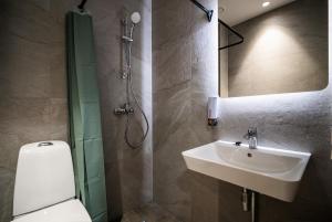 Airport-Bus - 13 North Studios - Apartment 1