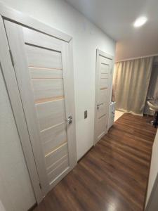 Raini Apartametn with Edvard