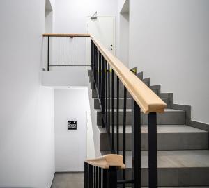 Airport-Bus - 13 North Studios - Apartment 2