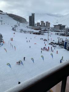 Aux pieds des pistes
