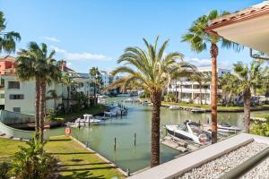 Sotogrande Alboaire- Waterfront luxury 4 bedroom Apt in the Marina of Sotogrande