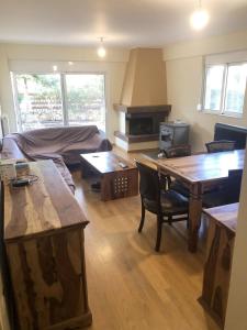 Elegant Garden Apartment in Quiet Halandri