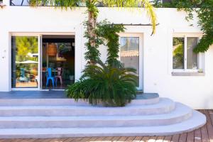 VILLA HOLISTIKA : BED AND BREAKFAST POOL AIR CONDITIONING MONT FARON TOULON