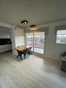 EXCELENTE DEPARTAMENTO AMOBLADO en Tigre Centro, Buenos Aires